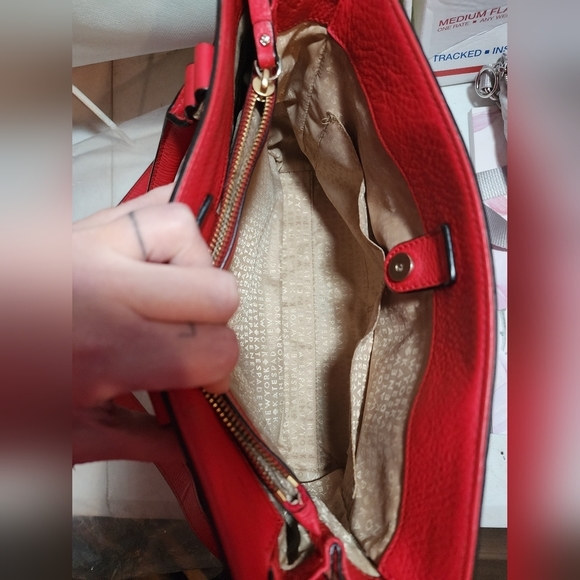 GUC  KATE SPADE (RARE SAMPLE  ) certified authentic - Picture 13 of 16